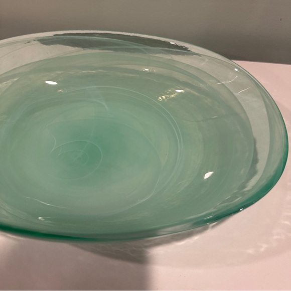 [ 2 FOR $40 ] LARGE BLUE GLASS SWIRL SERVING BOWL - Picture 4 of 5